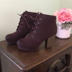 🔥Oxblood lace up chunky platform ankle bootie